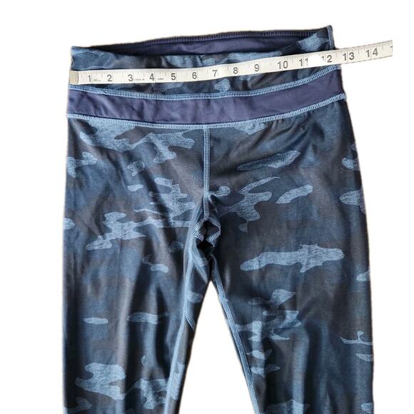 Lululemon Multicolor Camo Stretch Pull On Athletic Cropped Leggings 965 Size 4 - Picture 5 of 6